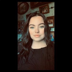 Meet your Posher, Chloe